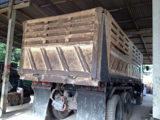 รถฮีโน่ 10 ล้อดั้ม 330 แรงม้า ปี 53  สนใจติดต่อ 081 - 6079515