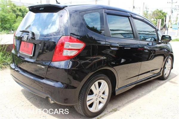 ฟรีดาวน์!!2009HONDA JAZZ 1.5i-VTEC SV(AS)ตัวท๊อป มือแรก พร้อมประกันชั้น1 ใบเปลี่ยนถ่ายน้ำมันเครื่อง