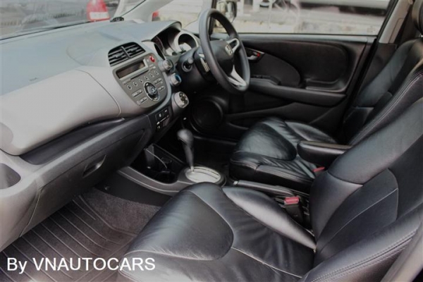 ฟรีดาวน์!!2009HONDA JAZZ 1.5i-VTEC SV(AS)ตัวท๊อป มือแรก พร้อมประกันชั้น1 ใบเปลี่ยนถ่ายน้ำมันเครื่อง