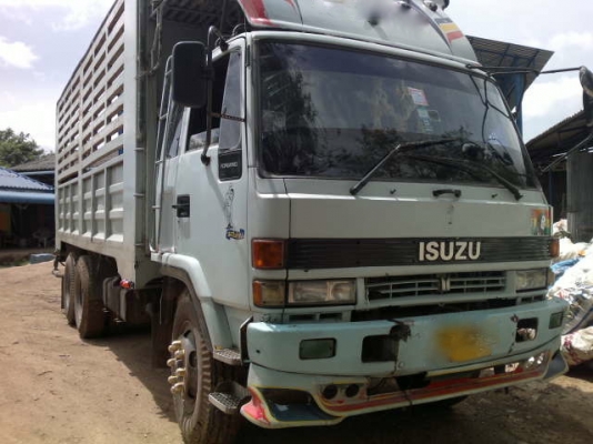 รถอิซูซุ 10 ล้อ รั้ว เปลื่ยนเครื่อง 195 แรงม้า  สนใจติ ดต่อ 081 - 6079515