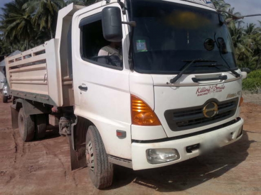 รถฮีโน่ 6 ล้อดั้ม 170 แรงม้า ปี 50  สนใจติดต่อ 081 - 6079515