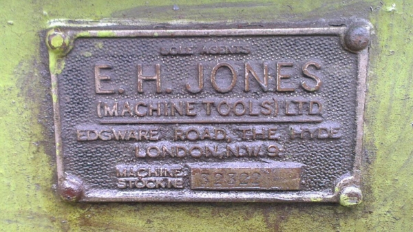 Sell> แท่นเจียรทูล เจียรใบมีด เครื่องรุ่นเก่าแต่ใช้งานได้ดีครับ มีออโต้ด้วยครับ เครื่องของอังกฤษครับ