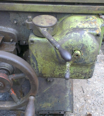 Sell> แท่นเจียรทูล เจียรใบมีด เครื่องรุ่นเก่าแต่ใช้งานได้ดีครับ มีออโต้ด้วยครับ เครื่องของอังกฤษครับ