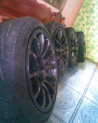 ขายแม็กขอบ 17 หน้า 8 หลัง 9 6 รู 15000 ต่อรองได้คับ