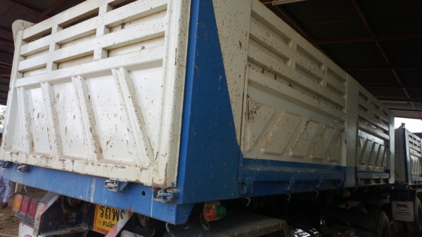 (หลุดมัดจำ)หางพ่วงดั้ม2คาน*ผลิตเมื่อ 28-8-49 ยางสวยเต็มทั้ง8เส้น