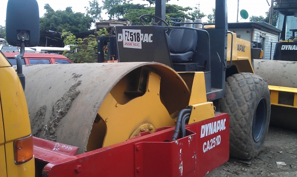 ขายรถบดCA251D สภาพดีมีให้เลือกหลายคัน