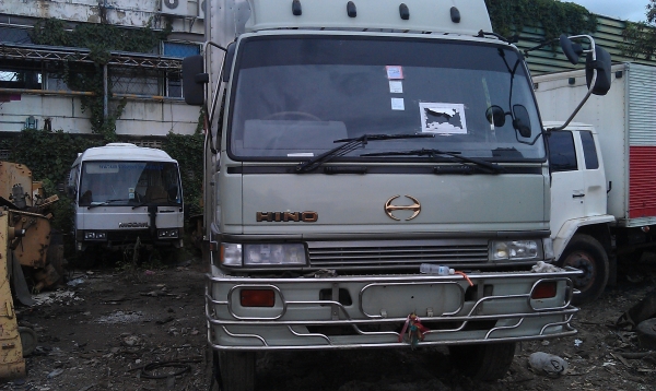 ขายรถ10ล้อ3็Hพร้อมตู้สภาพดีมากพร้อมใช้งาน