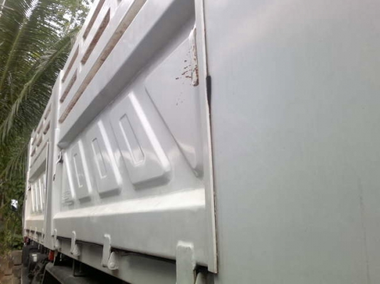 รถอิซูซุ 10 ล้อดั้ม FXZ 270 แรงม้า ปี 50  สนใจติดต่อ 081 - 6079515