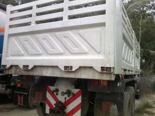 รถอิซูซุ 10 ล้อดั้ม FXZ 270 แรงม้า ปี 50  สนใจติดต่อ 081 - 6079515