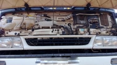 รถอิซูซุ 10 ล้อ 320 แรงม้า ปี 49  สนใจติดต่อ 081 - 6079515