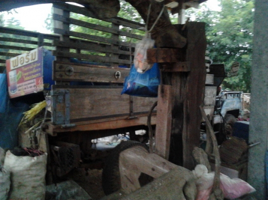 ***ขายแล้วครับขอบคุณ Truck2hand ขายแต๋น4ล้อ ราคาเบาๆ สภาพใช้งานได้ปกติ เอกสารเล่มทะเบียน เครื่องET110 11HP เครื่องดีสตาร์ทติดง่าย แรงดี ช่วงล่างคานหน้า-เฟืองท้าย DATSUN เกียร์J คัสซีหน้า 4 ไม่ผุไม่ดาม พ.ธรรมดา กระบ2.5ม.พื้นไม้คอกไม้สภาพดี พร้อมใช้ พร้อมลุ