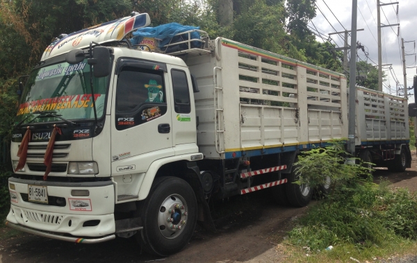 ISUZU DECA FXZ 320 HP EURO2 ปี 48 รถพ่วงแม่+ลูก กระบะดั๊มพ์เหล็กคอกเกษตรของอู่ CTV ทั้งแม่ทั้งลูก ลูก 2 เพลาดั๊มพ์ความยาว 6.20 เมตรสภาพสวย เครื่องแน่นแรงดี ภายในเก๋งคอนโซลสวยอุปกรณ์ภายในครบ แอร์เย็น พวงมาลัยเพาเวอร์ ระบบเบรคทริ๊ปฟี้ ช่วงล่างคัชซีสวย ยางสภ