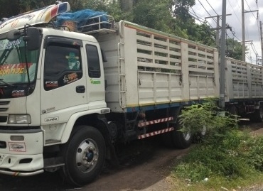 ISUZU DECA FXZ 320 HP EURO2 ปี 48 รถพ่วงแม่+ลูก กระบะดั๊มพ์เหล็กคอกเกษตรของอู่ CTV ทั้งแม่ทั้งลูก ลูก 2 เพลาดั๊มพ์ความยาว 6.20 เมตรสภาพสวย เครื่องแน่นแรงดี ภายในเก๋งคอนโซลสวยอุปกรณ์ภายในครบ แอร์เย็น พวงมาลัยเพาเวอร์ ระบบเบรคทริ๊ปฟี้ ช่วงล่างคัชซีสวย ยางสภ