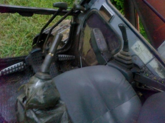 HITACHI EX 200-2 เอกสารเล่มทะเบียน ไฟฟ้าครบพร้อม เครื่องเดิมๆปั๊มเดิมทำงานเร็วไม่มีโหลดเลย ภายในเก๋งคอนโทรลสั้นสภาพดีควบคุมง่าย ภายนอกบูมอาร์มมีปะบ้างเล็กน้อย ช่วงล่างแน่นดี ใบแทรก 80 หนาดีประมาณ 70\% พร้อมทำงานได้เลย ราคาต่อรองได้ครับ HITACHI EX 200-2 เอกสารเล่มทะเบียน ไฟฟ้าครบพร้อม เครื่องเดิมๆปั๊มเดิมทำงานเร็วไม่มีโหลดเลย ภายในเก๋งคอนโทรลสั้นสภาพดีควบคุมง่าย ภายนอกบูมอาร์มมีปะบ้างเล็กน้อย ช่วงล่างแน่นดี ใบแทรก 80 หนาดีประมาณ 70\% พร้อมทำงานได้เลย ราคาต่อรองได้ครับ