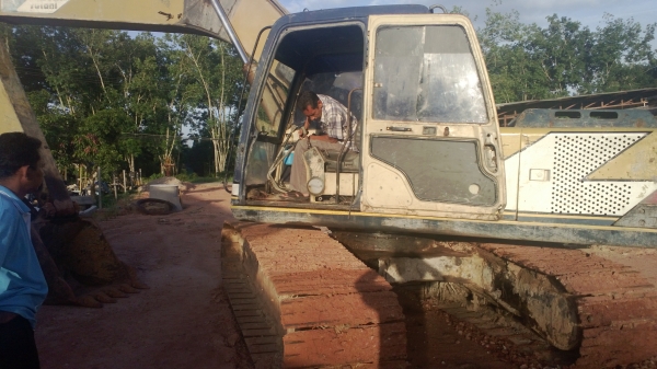 SK200-3 เอวใหม่ มีเล่มทะเบียน   สีเดิมๆ S/N 12723 รถพร้อมใช้ ลุยได้เลย....