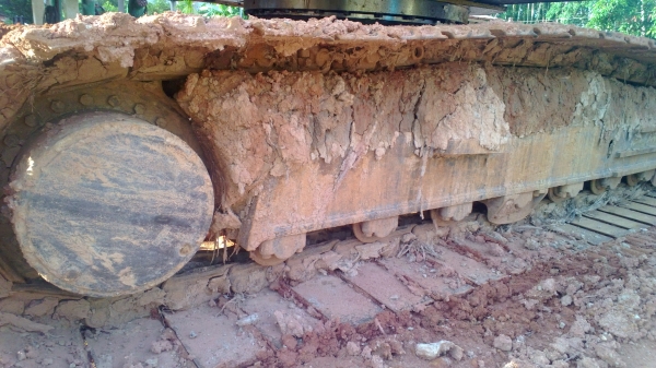 SK200-3 เอวใหม่ มีเล่มทะเบียน   สีเดิมๆ S/N 12723 รถพร้อมใช้ ลุยได้เลย....