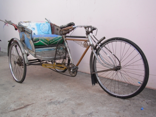 ขาย 3 ล้อปั่น โบราณ ติดต่อ 08-4418-6064