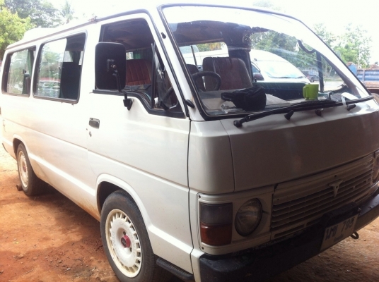 ขายด่วน!  รถตู้ toyota  เครื่องนอก (2400) ปี 35 เครื่องแน่นดีมาก  รถใช้งานทุกวัน  เอกสารเล่มทะเบียนพร้อมโอน