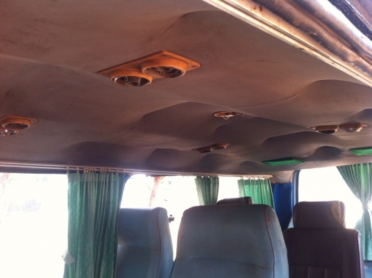 ขายด่วน!  รถตู้ toyota  เครื่องนอก (2400) ปี 35 เครื่องแน่นดีมาก  รถใช้งานทุกวัน  เอกสารเล่มทะเบียนพร้อมโอน