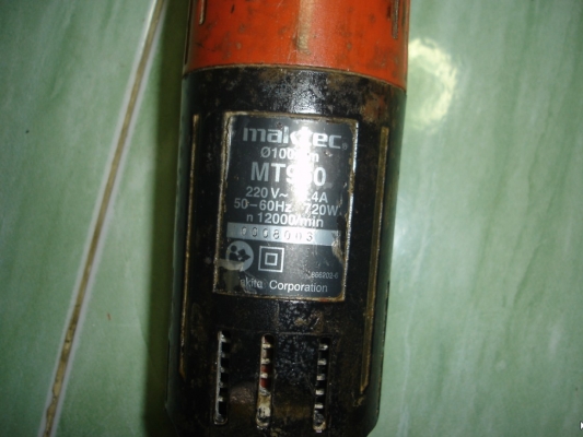 เครื่องเจียร์ ขนาด 4 นิ้ว maktec รุ่น MT960 720w