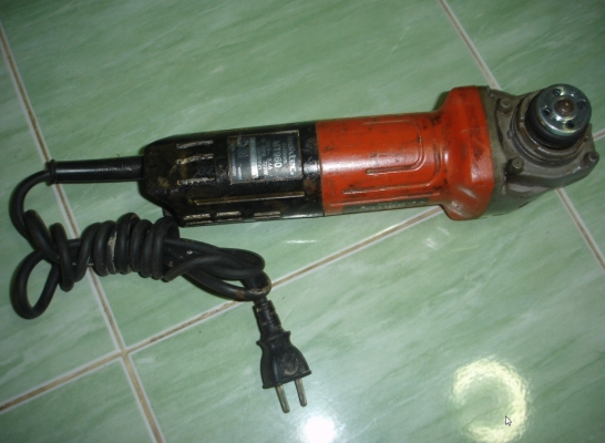 เครื่องเจียร์ ขนาด 4 นิ้ว maktec รุ่น MT960 720w