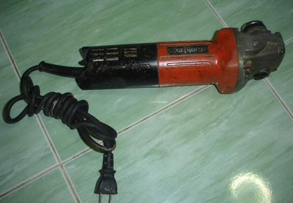 เครื่องเจียร์ ขนาด 4 นิ้ว maktec รุ่น MT960 720w