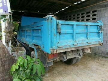 อิซูซู 88 ดัมพ์ เอกสารชุดพร้อมโอนครับ รถอยู่ปัตตานี สภาพพร้อมใช้งานครับผม อิซูซู 88 ดัมพ์ เอกสารชุดพร้อมโอนครับ รถอยู่ปัตตานี สภาพพร้อมใช้งานครับผม