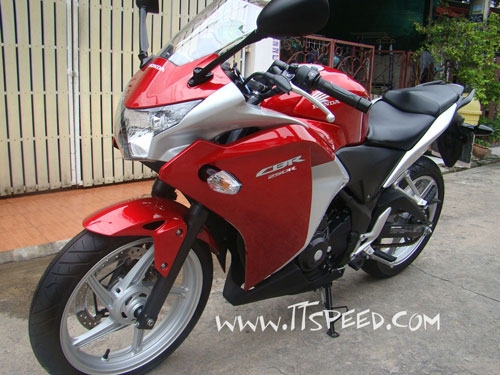 ขายถูก cbr 250r หัวฉีดรถปี55 วิ่งมาแค่ 350 โล