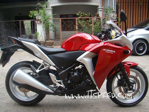 ขายถูก cbr 250r หัวฉีดรถปี55 วิ่งมาแค่ 350 โล