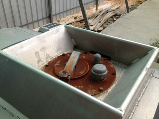 ขายถังน้ำมัน สภาพสวย ถังสแตนเลสแท้ พร้อมหัวจ่ายน้ำมัน