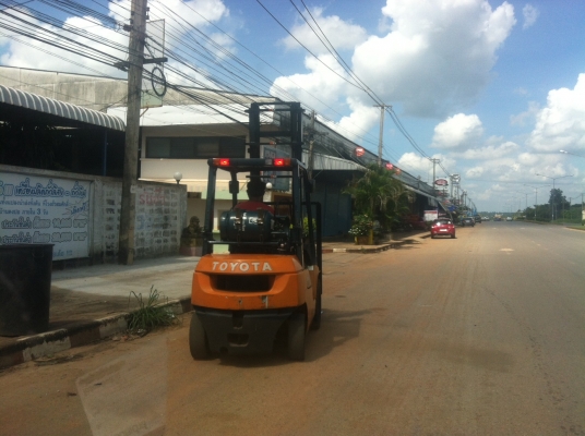 ขายฟอร์คลิฟต์ TOYOTA 7FG20 AT เสา 4.5 M , ใช้งาน 2 ระบบ GAS/LPG ขอบคุณมากครับ เถ้าแก่โรงถั่ววิบูลย์ เดิมแท้จากญี่ปุ่น สีเดิมและตัวถังสภาพเดิมจากญี่ปุ่น ขายฟอร์คลิฟต์ TOYOTA 7FG20 AT เสา 4.5 M , ใช้งาน 2 ระบบ GAS/LPG ขอบคุณมากครับ เถ้าแก่โรงถั่ววิบูลย์ เดิมแท้จากญี่ปุ่น สีเดิมและตัวถังสภาพเดิมจากญี่ปุ่น