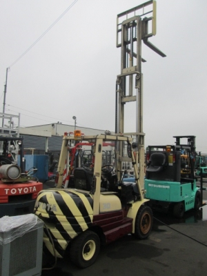 ขายฟอร์คลิฟต์ TOYOTA 6FD30  2Z  (DIESEL), เกียร์ทอล์ค AT, เสา FULL FREE 4.7 M   ขอบคุณมากครับผู้ไม่ประสงค์ ออกนาม กทม