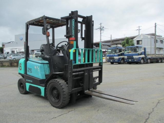ขายฟอร์คลิฟต์ SUMITOMO FD25PV ( ดีเซล ) เกียร์ AT ,SIDE SHIP , เสา 3 M  (รับประกันเครื่องยนต์ 1 ปี เฉพาะ SUMITOMO ทุกรุ่น) ใช้งานมาแค่ 5758 ช.ม สภาพสวยสุดของรุ่นนี้ครับ ++ เดิมแท้จากญี่ปุ่น