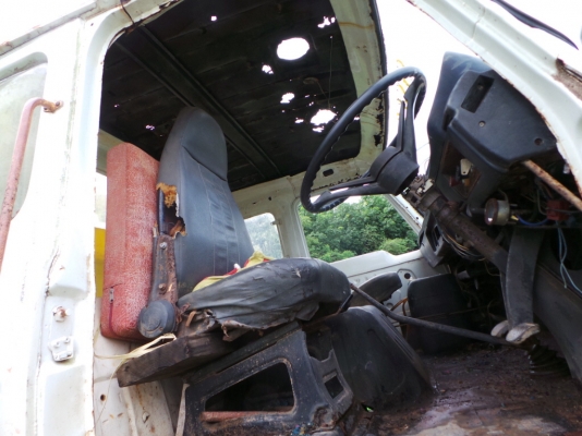 NISSAN DIESEL  10 ล้อท้ายเป็ด ไม่มีเล่มทะเบียน