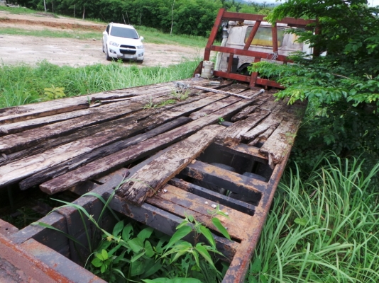NISSAN DIESEL  10 ล้อท้ายเป็ด ไม่มีเล่มทะเบียน
