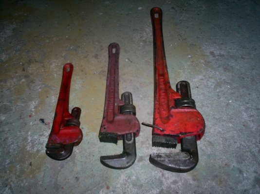 ประแจคอม้า ก้านเดียว 10", 14", 24"