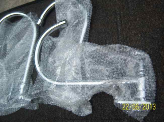 ขายก๊อกน้ำสแตนเลส คอยาว ติดผนัง ของใหม่นะ