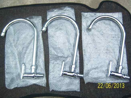 ขายก๊อกน้ำสแตนเลส คอยาว ติดผนัง ของใหม่นะ