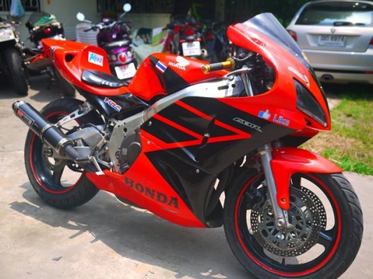 ขาย CBR400 แฟริ่ง Rc211 ทะเบียนแท้จัดไฟแนนท์ได้ราคา 75000 รถขี่ได้ปกติทุกอย่างเครื่องดีเลย  สนใจติดต่อ 0803355484 by 400 Club Thailand www.400clubthailand.com