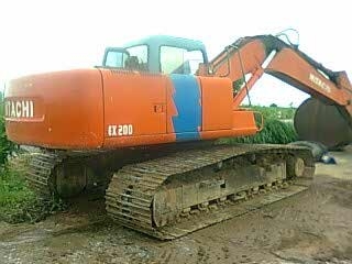 Hitachi 200EX รุ่น3 เครื่องเดิม ปั้มเดิม