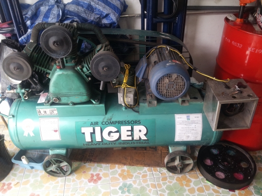 ปั๊มลมไทเกอร์ 5 hp  380 V 3 สูบ ถังลมขนาด 165 liter