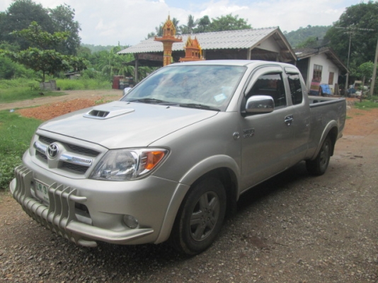 ขายด่วนวีโก้สวยๆเดิมๆคับ 3.0Eปี05ด่วนๆคับ