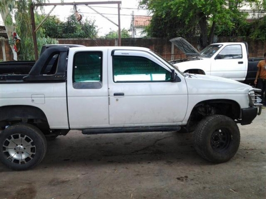 ขายยาง 235/65/17 ครับยังไม่ได้ใช้ ขายยาง 235/65/17 ครับยังไม่ได้ใช้