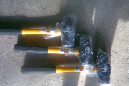 ฆ้อน 4 ปอนเนื่้อเหล็กดีครับสภาพสวยๆครับราคานี้คุ้มครับ