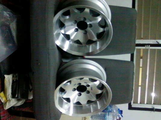 ขาย    แม็กENKAI แนวVIP 5รู114 .7นิ้ว .ขอบ 15นิ้วใข้ได้ทั้งเก๋งและ กะบะ