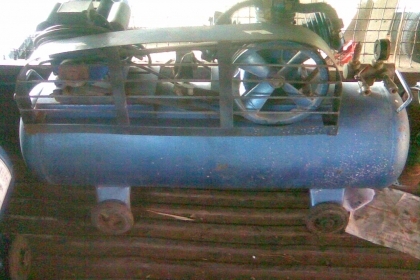 ปั้มลมพูมา 3 หัว 150 ลิตร ไฟบ้าน 220 vปั้มลมพูมา 3 หัว 150 ลิตร มอเตอร์ 2 แรงสภาพเดิมๆครับ เป็นของพูมาครับ ขนาดถัง 150 ลิตร 3 หัวปั้ม มอเตอร์ขนาด 2 แรง เก็บลมดีครับ ตัวใหญ่ครับ