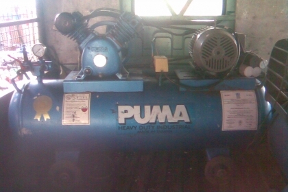 ปั้มลม พูมา 150 ลิตรสภาพเดิมๆครับ  มอเตอร์ขนาด 2 แรงของโตชิบาสภาพพร้อมใช้งานครับเก็บลมดีครัลราคานี้คุ้มครับเบิกใหม่สามหมื่นกว่าครับรุ่นนี้ใช้ยาวครับ