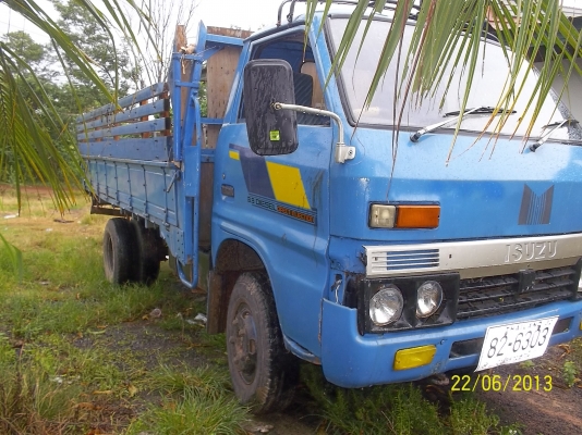 ขาย6ล้อ อิซูสุ  TL  เครื่อง110แรง เกียร์สายสั้น