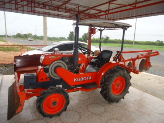 ขายรถไถคูโบต้าRT 140 PTO มีภาพวีดีโอ สภาพ 99 \% สวยสด rnเครื่องดีเดิมๆแน่น แรงพร้อมใช้สภาพสวยทั้งคัน