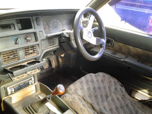 ขายกระบะแค็ปเดิมๆบางๆ ราคาเบาๆ MAZDA FIGHTER 2.5LUXURY ปี41/98 เครื่องฟิตใหม่ ช่วงล่างแน่น คัสซีสวยเดิม ไม่ผุ บอดี้บางเดิมสีดีมีลอกบางจุด ตำหนิตามรูป ยางดี4เส้น ล้อแม็ก หัวเก๋งไม่ผุ ภายในดี คอนโซลครบ แอร์ พ.พาวเวอร์ ก.ไฟฟ้า แน็นท์จัดได้ถึง 120,000 ราคาต่อ